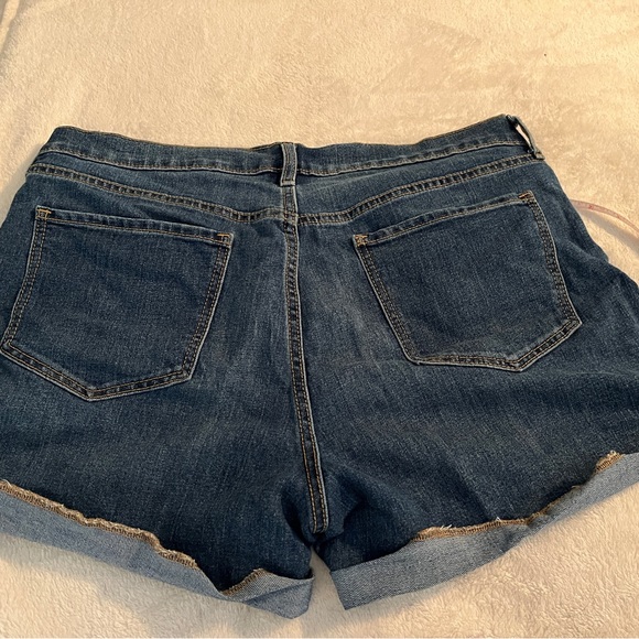 Like new old navy short shorts size 14 - Used 1x - Picture 2 of 5